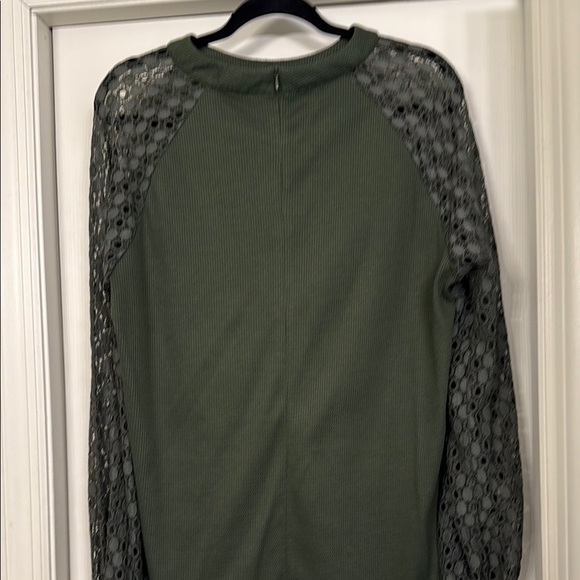 Green Long Sleeve Top with Lace Detail - Picture 2 of 2